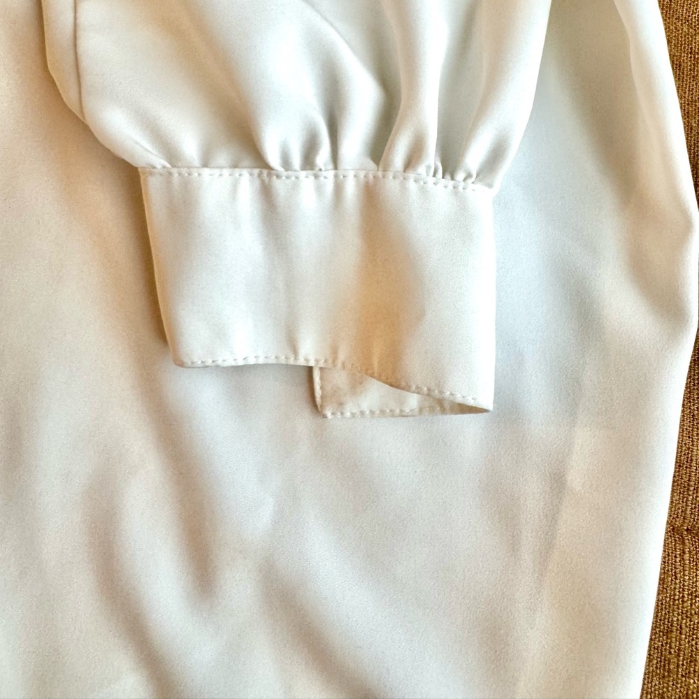 Vintage White Like New Embroidered Collar Peter Pan Long Sleeve Blouse - Picture 8 of 16